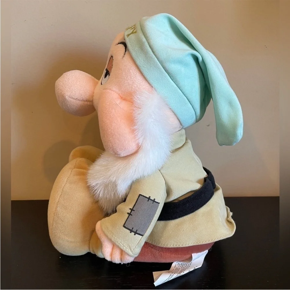 Walt Disney’s Seven Dwarf Sleepy Plush Collectable